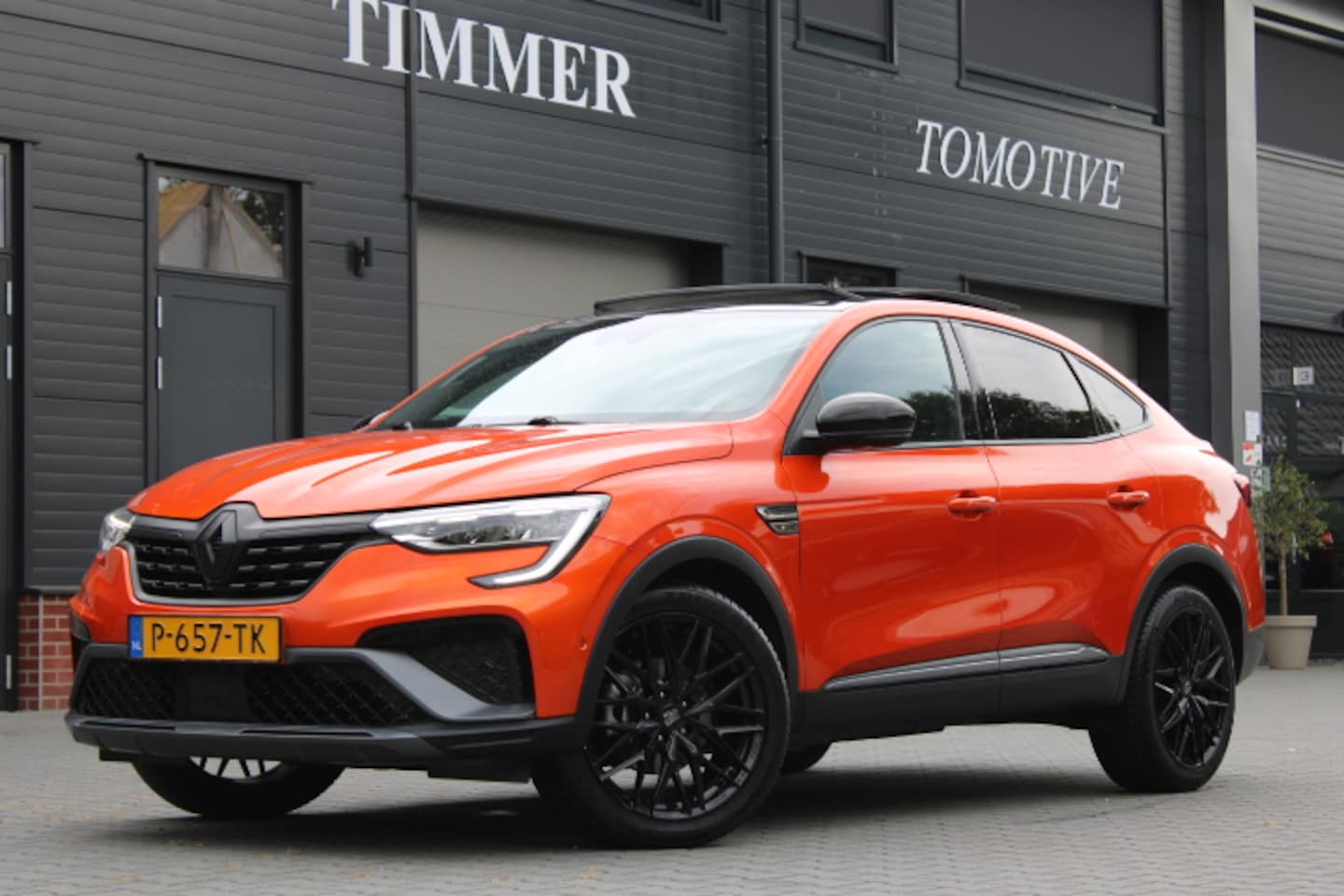 Renault Arkana - 1.6 E-Tech Hybrid 145 R.S. Line - Schuif kanteldak - Lederen bekleding - Adaptieve cruise - AutoWereld.nl