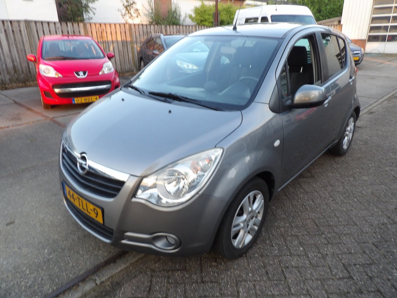 Opel Agila - 1.0 Edition airco koud - AutoWereld.nl