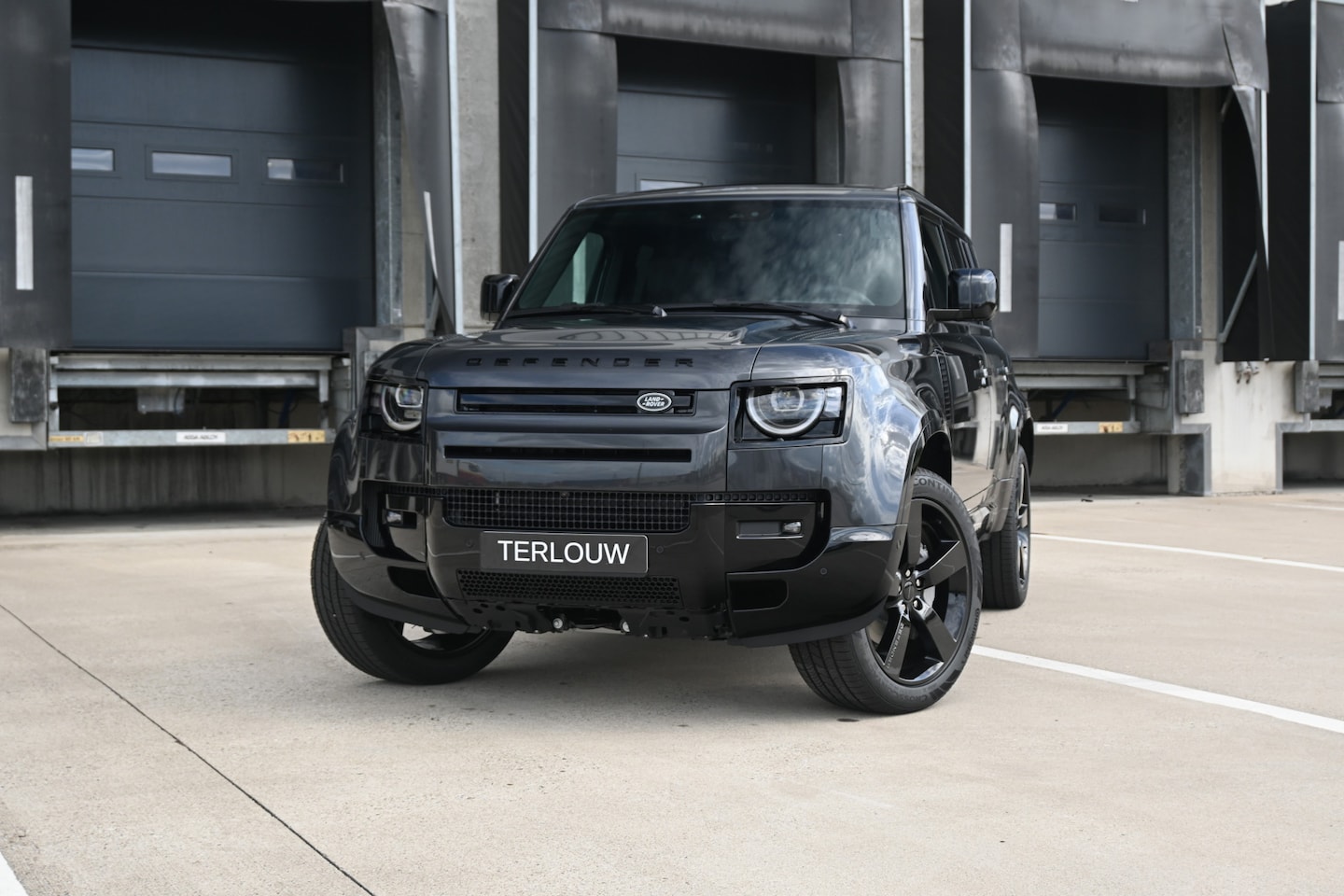 Land Rover Defender 110 - 2.0 P300e 110 Dynamic SE Edition 2.0 P300e 110 Dynamic SE Edition - AutoWereld.nl