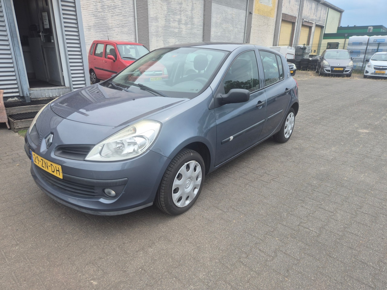 Renault Clio - Renault Clio 1.2-16V Special Line-5 DRS - AutoWereld.nl