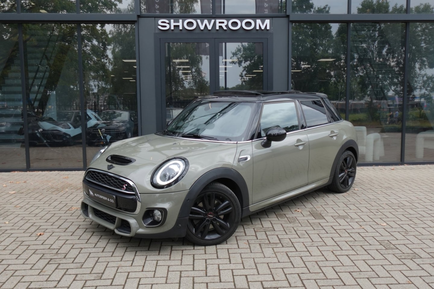 MINI 5-Deurs - Cooper S 2.0 Pepper PANO NAVI LED VOL - AutoWereld.nl