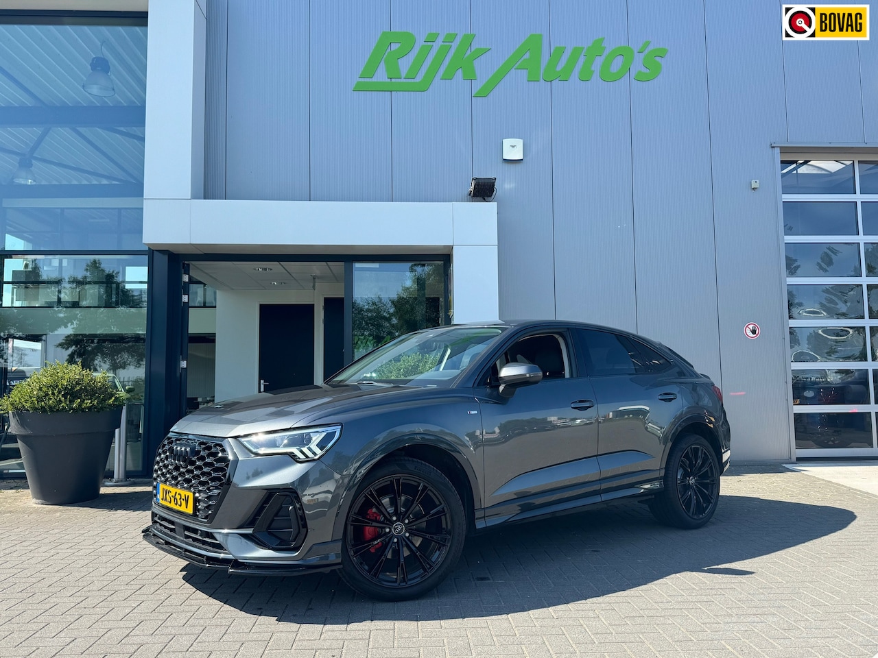 Audi Q3 Sportback - 35 TFSI S-Line * Matrix Led * Trekhaak * Camera - AutoWereld.nl