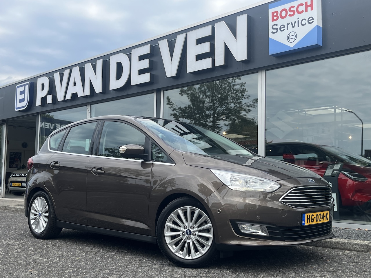 Ford C-Max - 1.5 EcoBoost Titanium 150pk/110kW 6-bak | Trekhaak | Pano | Elektr. achterklep | Dodehoek - AutoWereld.nl