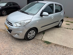 Hyundai i10 - 1.2 Plus met airco lees advertentie