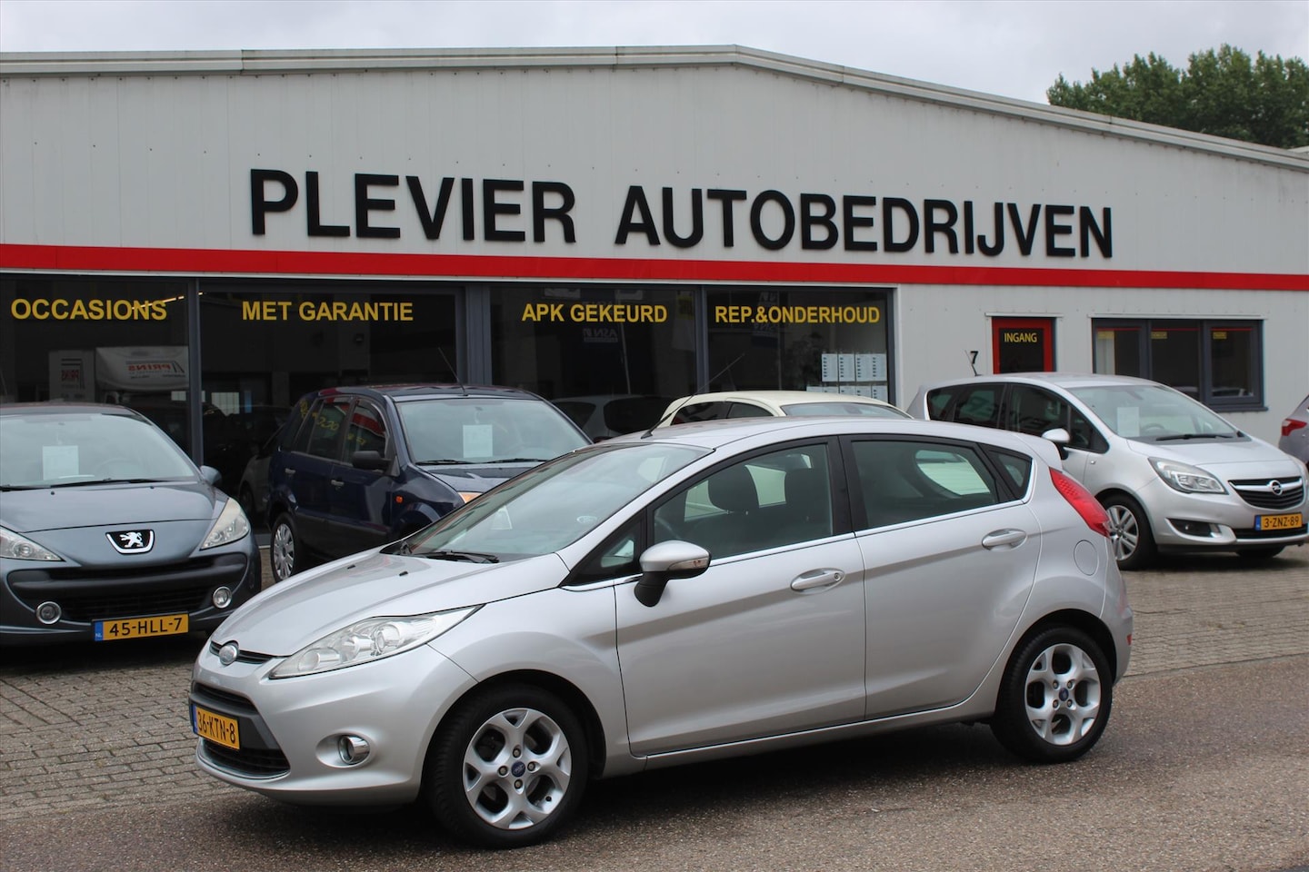 Ford Fiesta - 1.25 82pk 5 DEURS TITANIUM - AutoWereld.nl