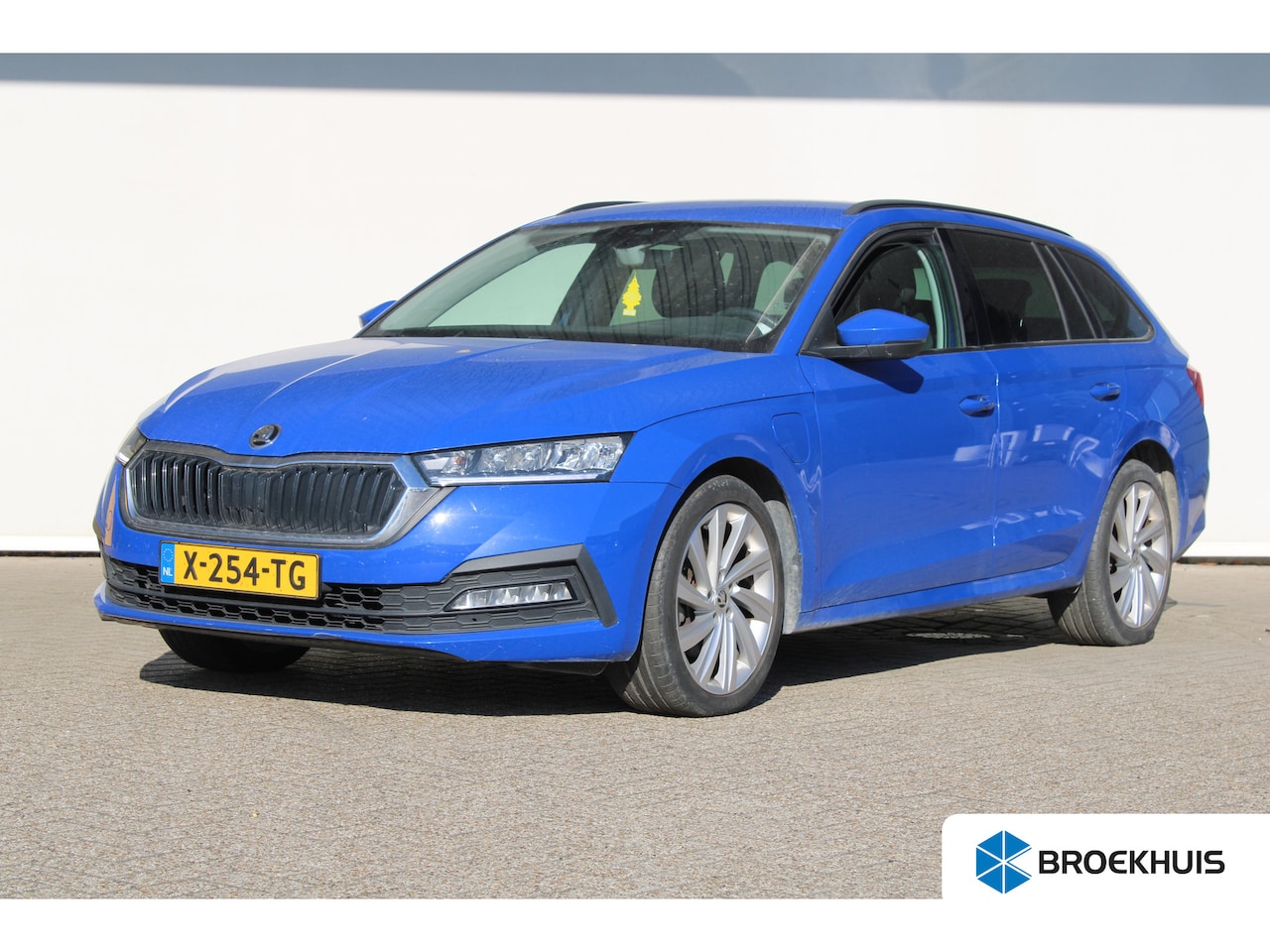Skoda Octavia Combi - 1.4 TSI iV PHEV Business Edition | Navigatie | Climate control | Parkeersensoren voor en a - AutoWereld.nl