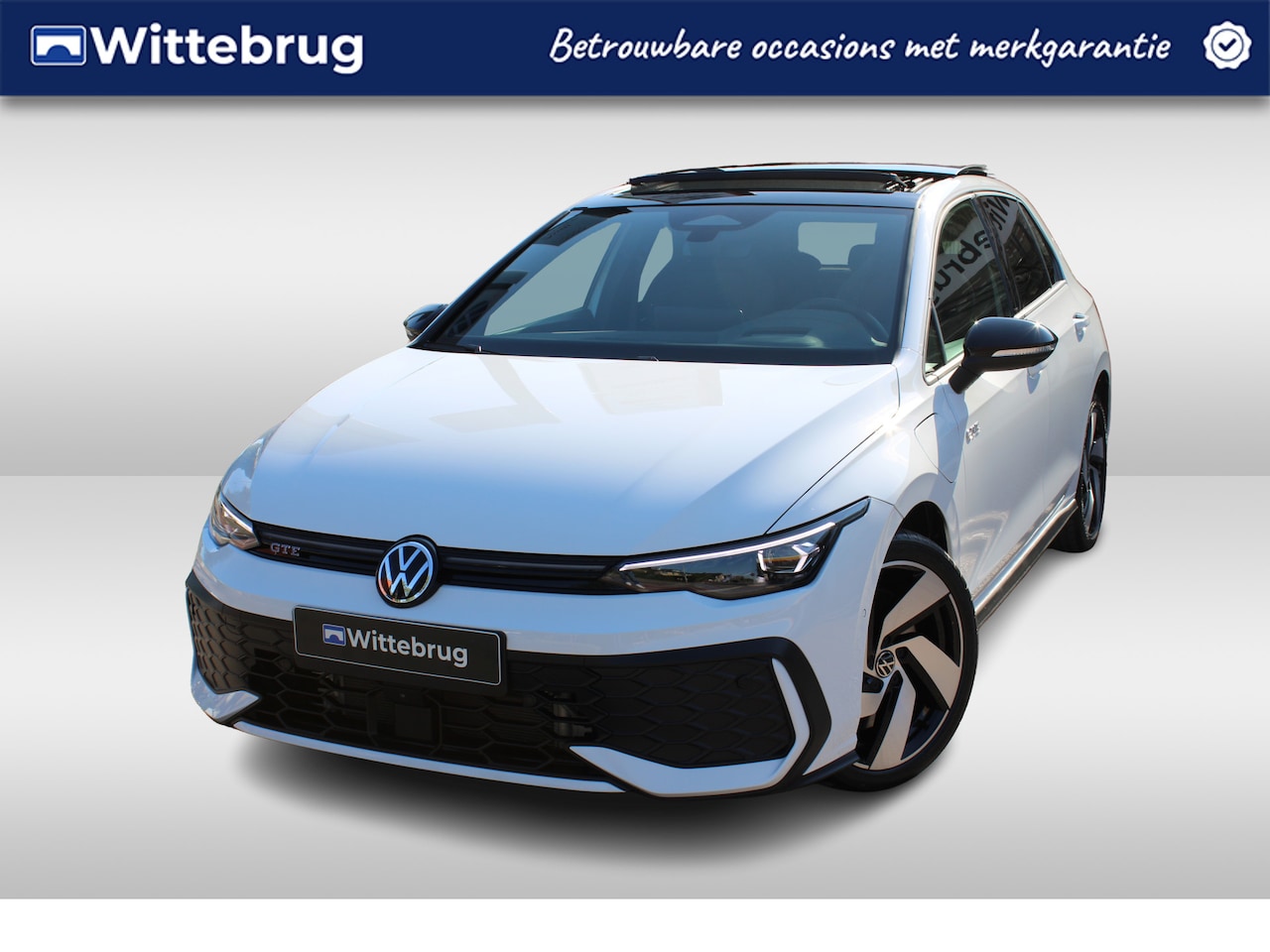Volkswagen Golf - 1.5 eHybrid 272pk GTE DSG Automaat Black Style / Panorama schuifdak / LM 18 inch / Navigat - AutoWereld.nl