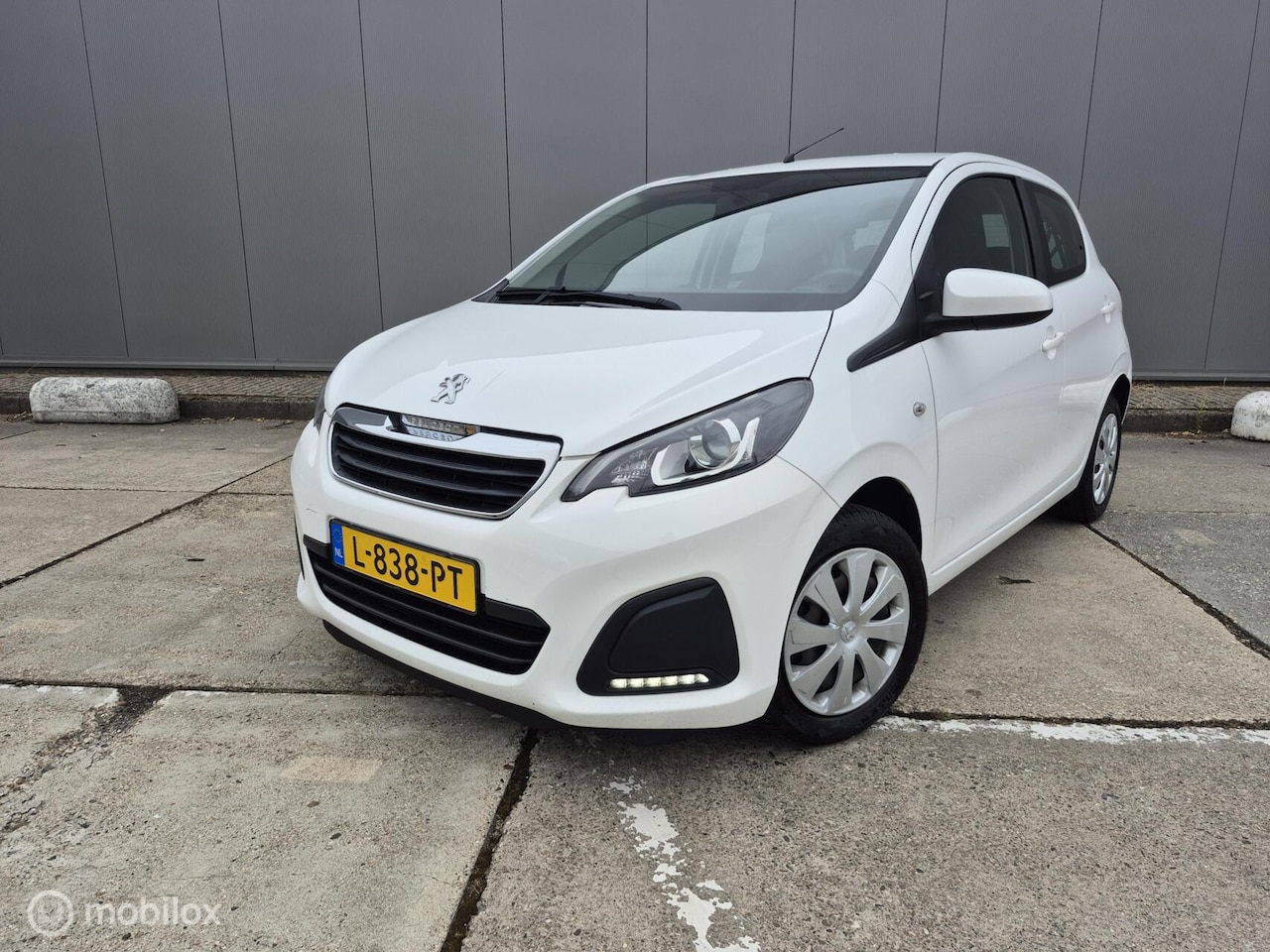 Peugeot 108 - 1.0 e-VTi Carplay / Camera / Airco / NAP! - AutoWereld.nl
