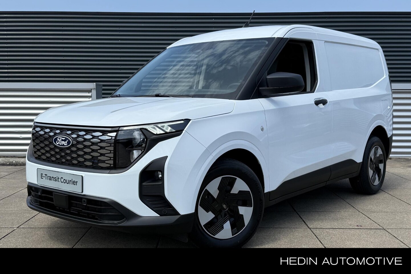 Ford Transit Courier - e-Transit Trend 46.8kWh 136pk Voorraad | Snel rijden - AutoWereld.nl