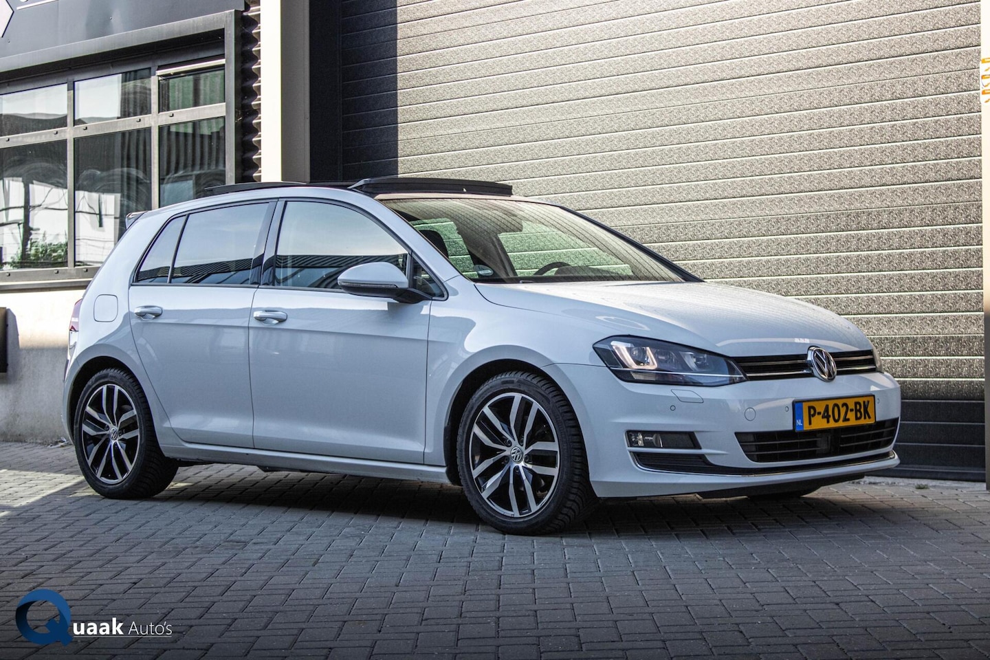 Volkswagen Golf - 1.4 TSI ACT Highline | PANO | ADAPTIVE | LED | KEYLESS - AutoWereld.nl