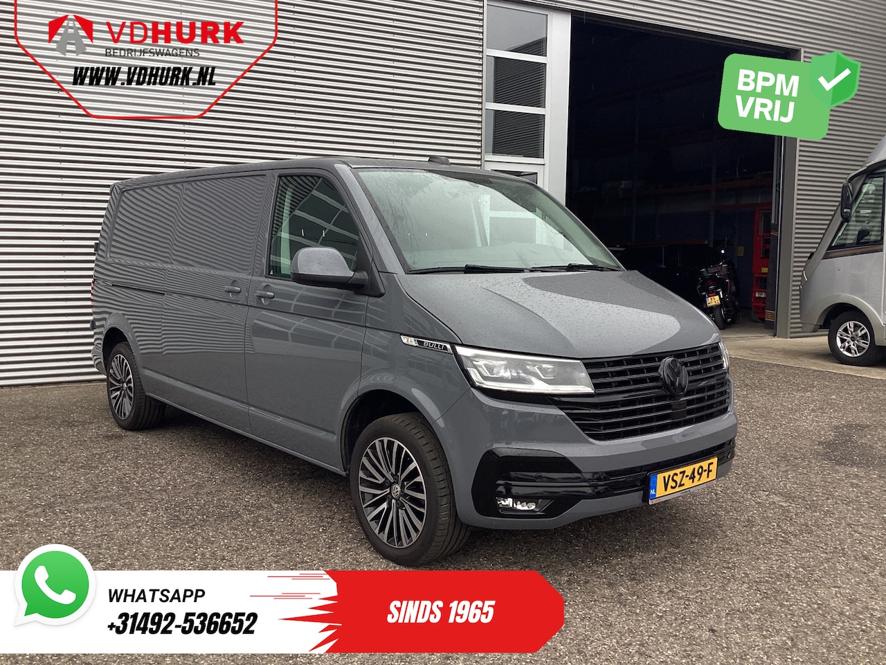 Volkswagen Transporter - 2.0 TDI 150 pk DSG Aut. L2 Bulli Virtual Cockpit/ Leder/ Adapt.Cruise/ LED/ Navi/ Bear Loc - AutoWereld.nl