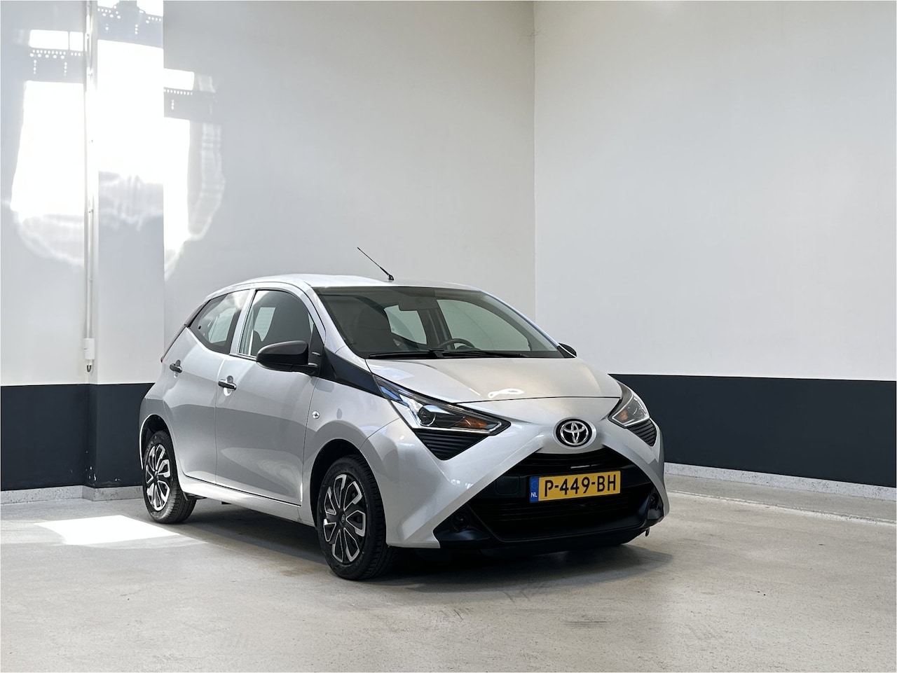 Toyota Aygo - 1.0 VVT-i x-fun| NL| Apple Carplay/ Android Auto | 2 Eig | Airco| C.V | Bluetooth | - AutoWereld.nl