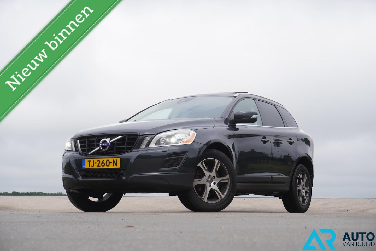 Volvo XC60 - 3.0 T6 AWD * LUXE * 4x4 * 305 PK * Automaat - AutoWereld.nl