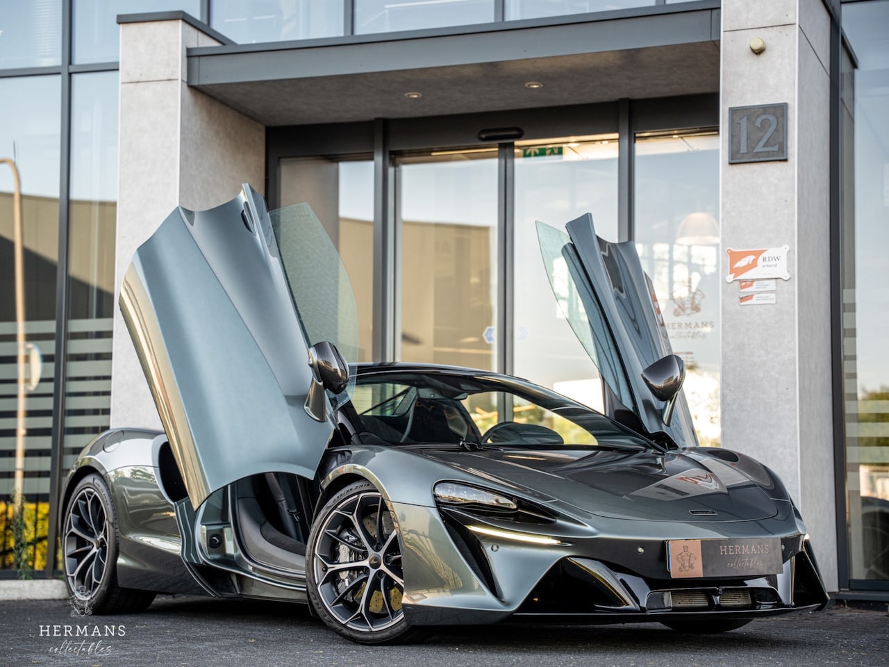 McLaren Artura - 3.0 V6 Plug-in / Org. NL / 1st owner / Carbon / Ceramic / B&W audio - AutoWereld.nl