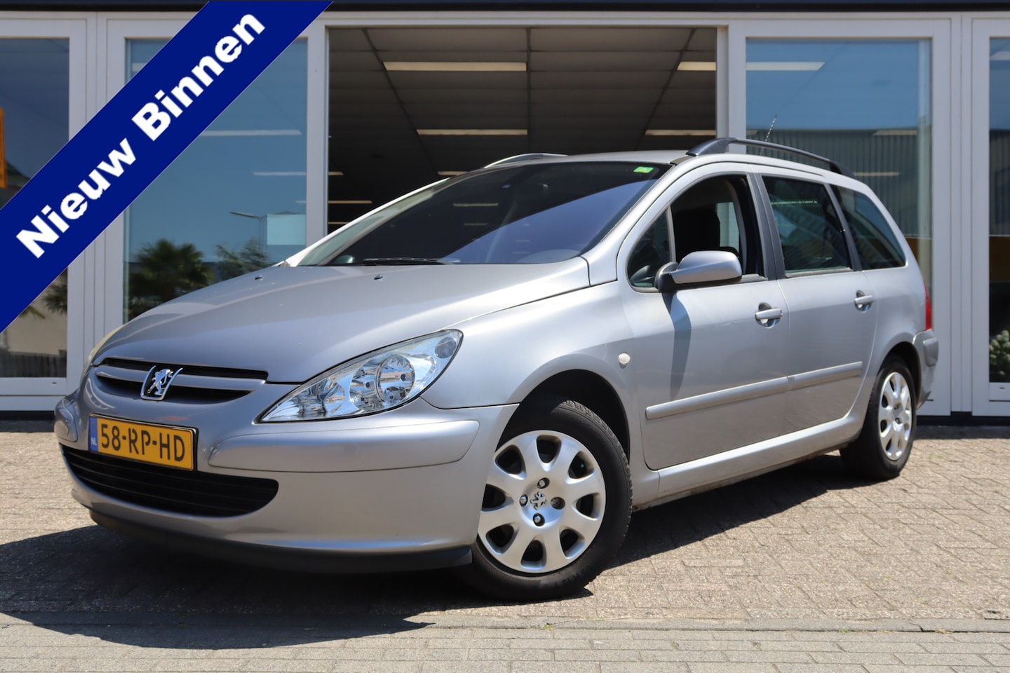 Peugeot 307 Break - 1.6-16V XS Premium Prijs is Rijklaar inclusief NIEUWE APK - AutoWereld.nl