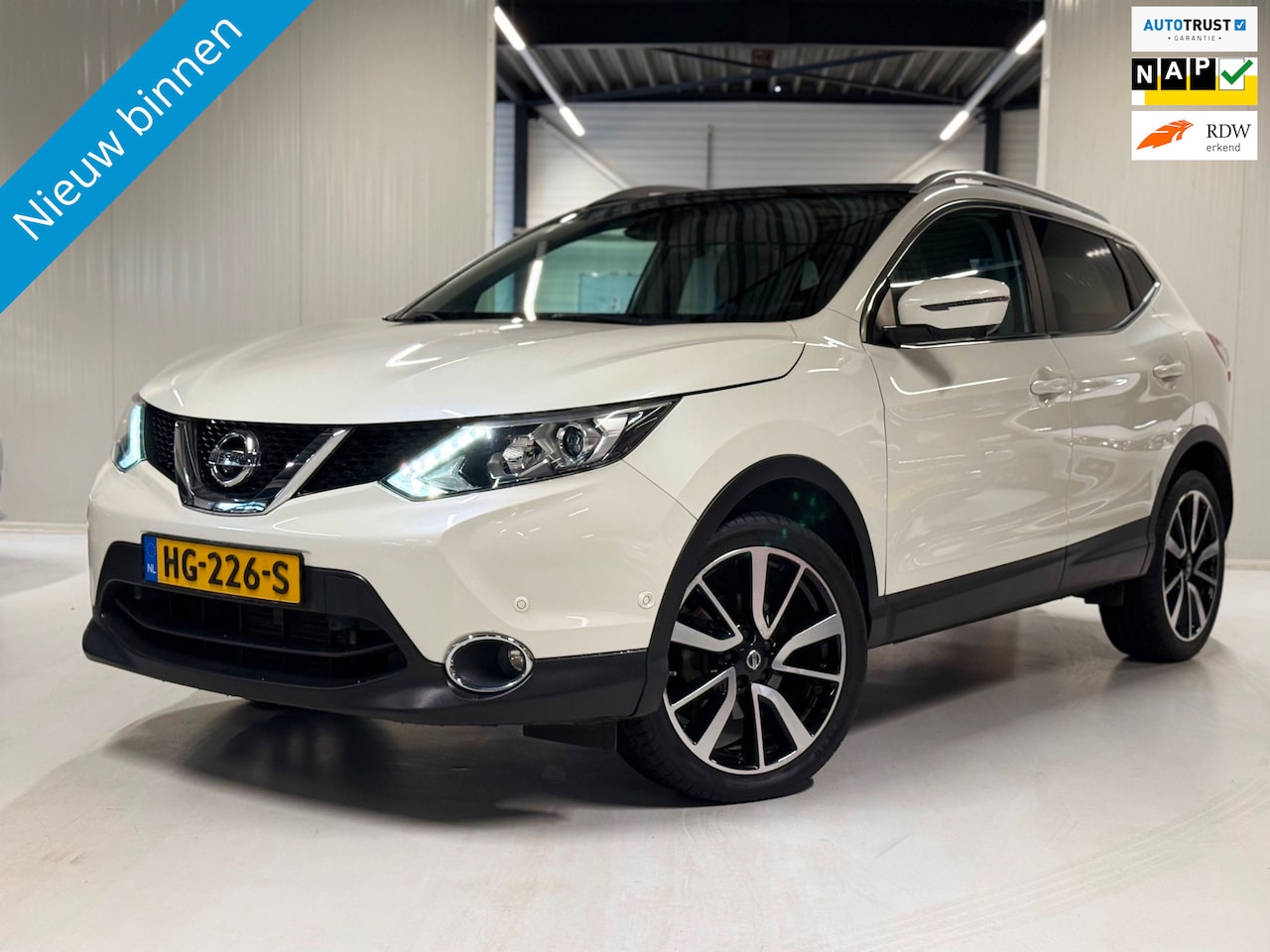 Nissan Qashqai - 1.2 Tekna Automaat|360.Camera|Pano|Leder|Trekhaak! - AutoWereld.nl