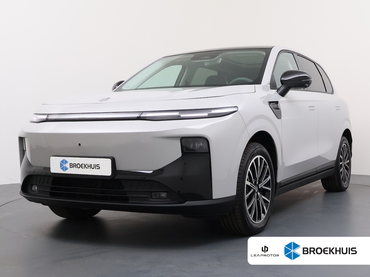 Leapmotor B10 - Design ProMax 67.1 kWh | €1000,- korting !! | Achteruitrijcamera | Apple Carplay/Android A - AutoWereld.nl