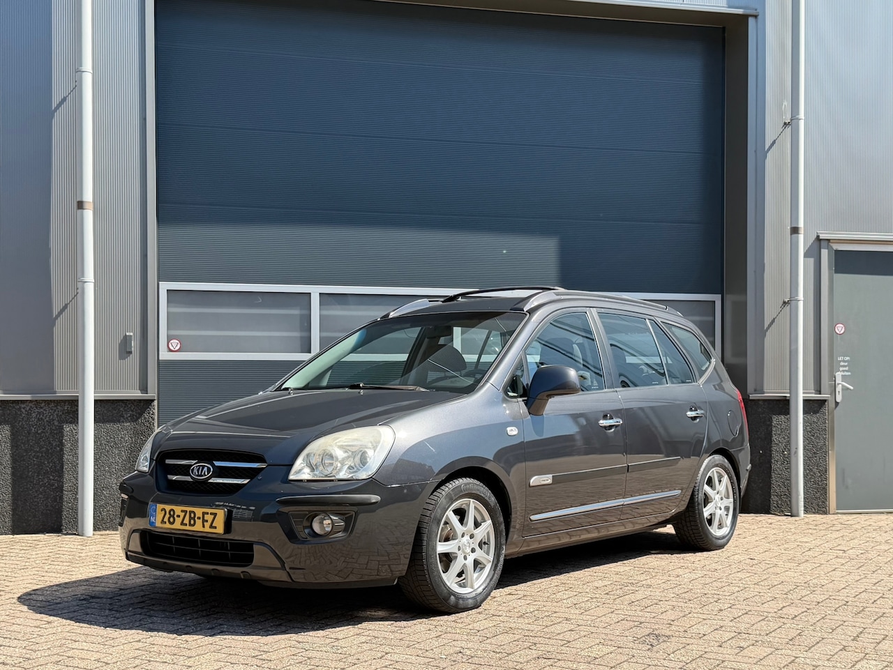 Kia Carens - 2.0 CVVT X-ecutive bj.2007 Clima|Trekh|Nap. - AutoWereld.nl