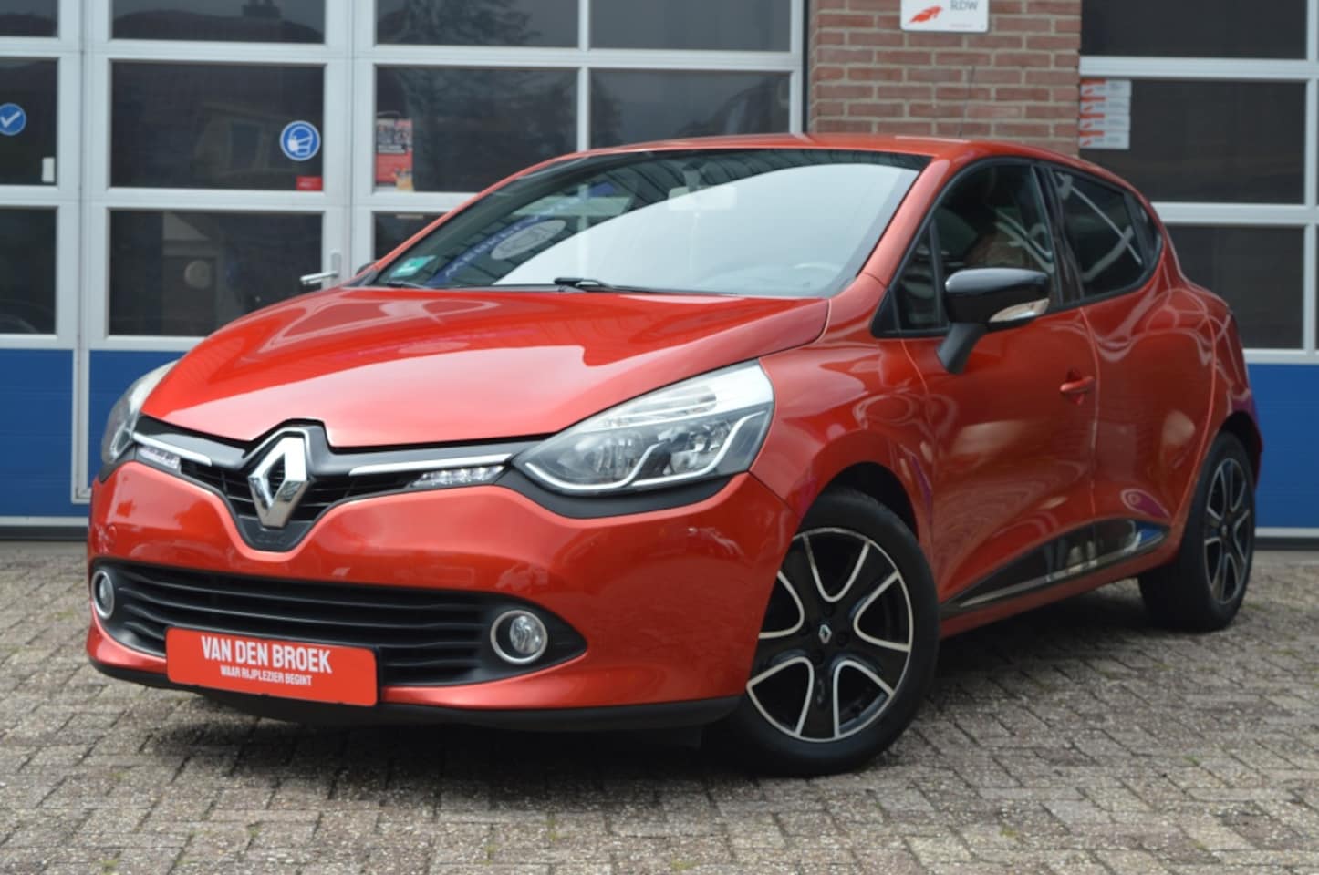 Renault Clio - 0.9 TCe Expression | AIRCO - NAVI -PDC - AutoWereld.nl