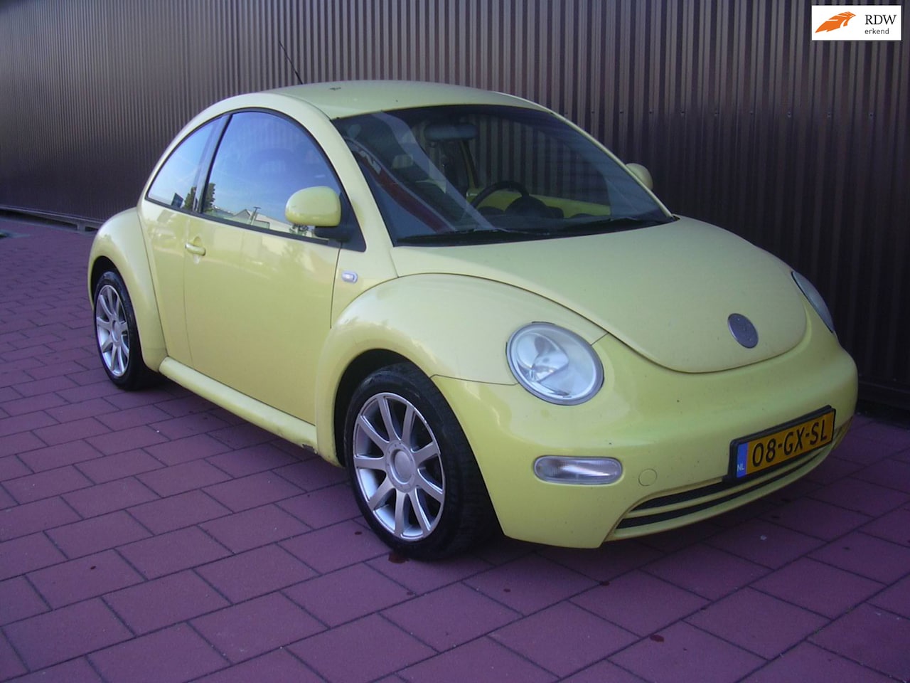 Volkswagen New Beetle - 2.0 Highline 2.0 Highline - AutoWereld.nl