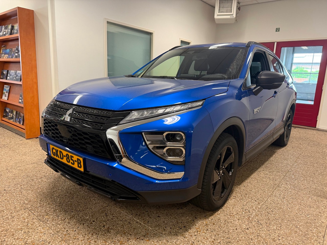 Mitsubishi Eclipse Cross - 2.4 PHEV Black Edition| Carplay| Trekhaak| All Season - AutoWereld.nl
