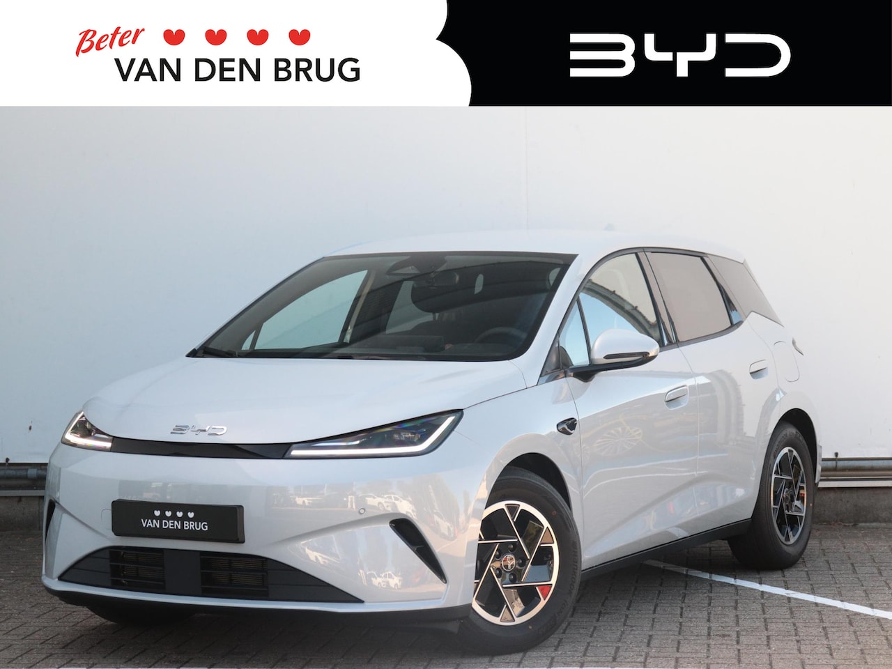 BYD DOLPHIN G - 1.5L DM-i Boost | 105km Elektrisch actieradius | Skiing White | Camera | Stoel en Stuurver - AutoWereld.nl