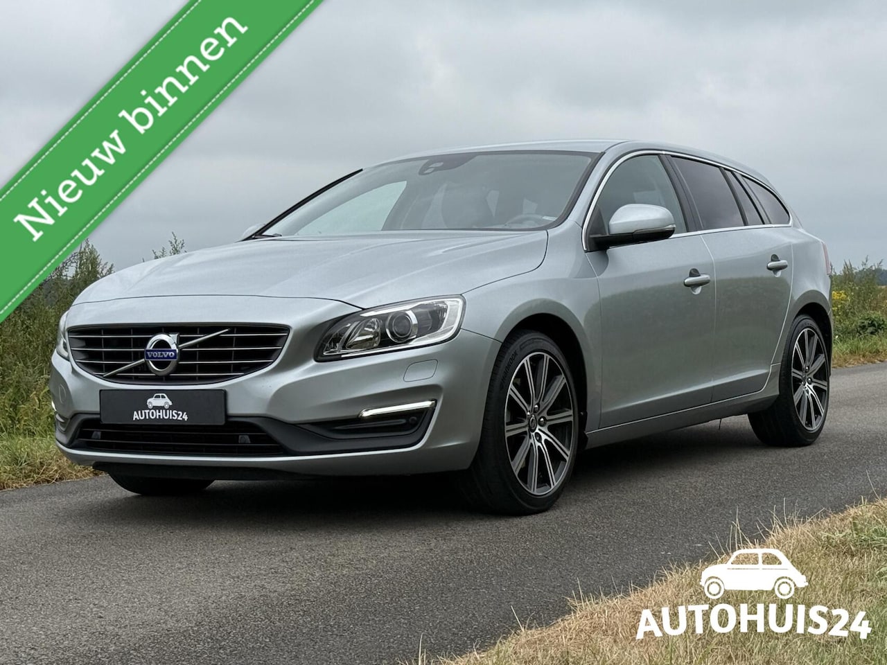 Volvo V60 - 2.0 T5 Momentum 2.0 T5 Momentum - AutoWereld.nl