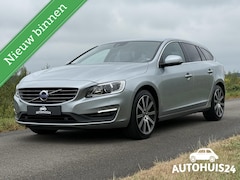 Volvo V60 - 2.0 T5 245pk Automaat-8 Carplay|Xenon|Trekhaak|NL-AUTO