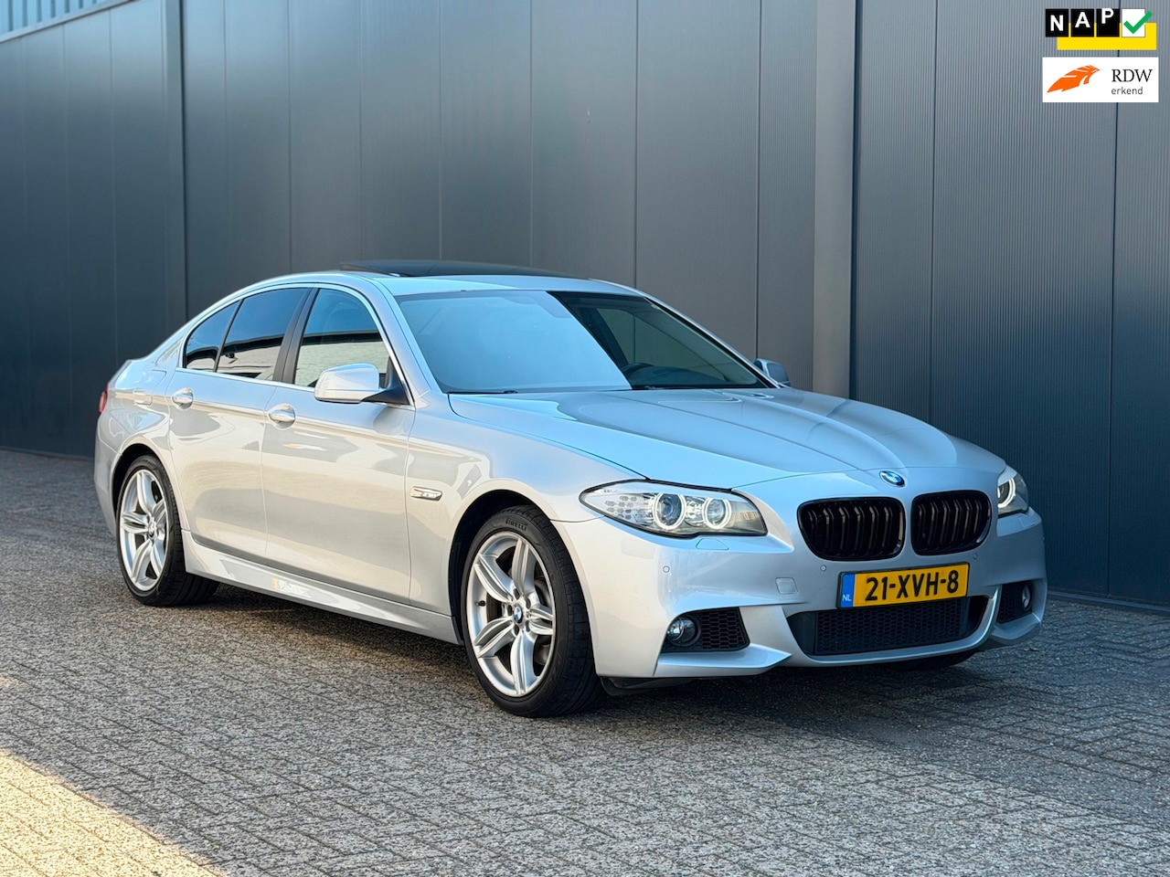 BMW 5-serie - 530i M-Pakket | Schuifdak | Vol Optie | Topstaat! - AutoWereld.nl