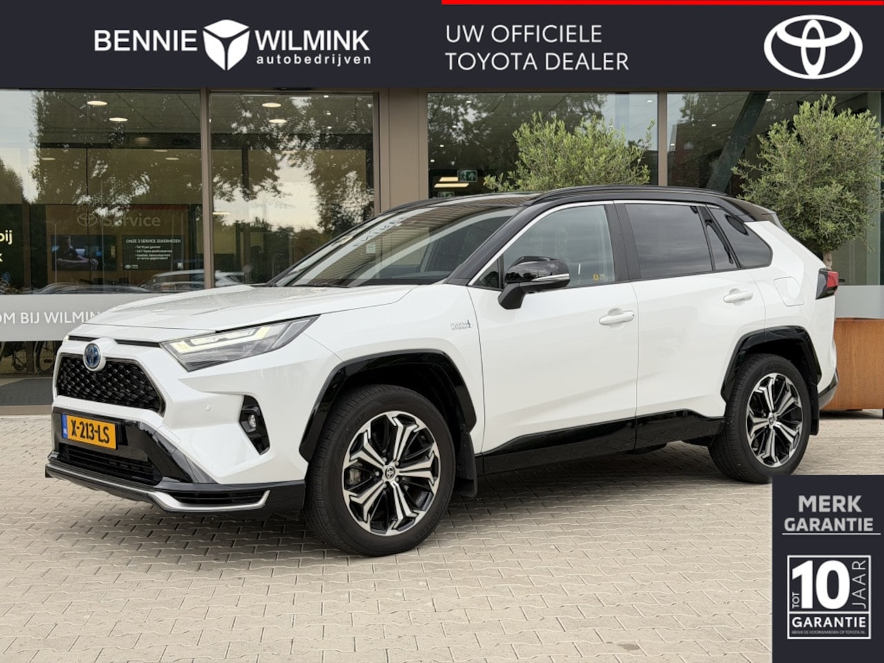 Toyota RAV4 - 2.5 Pl.Hyb. Bi-Tone+ AWD / | Trekhaak | Lederen Bekleding | Stoel Verwarming & Ventilatie - AutoWereld.nl