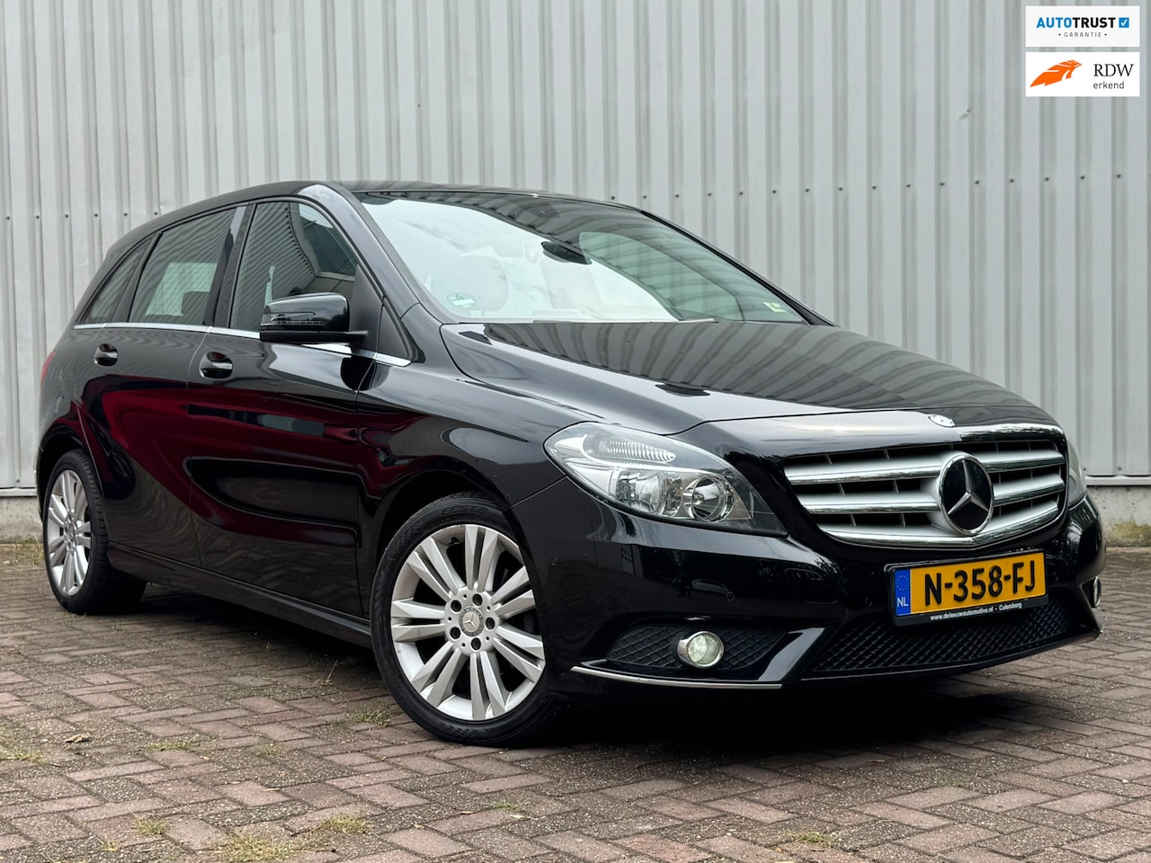 Mercedes-Benz B-klasse - 180 Ambition Automaat Navigatie Stoelverwarming - AutoWereld.nl
