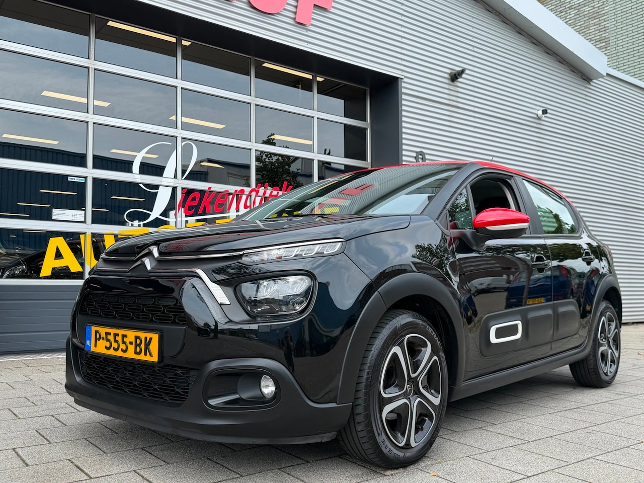 Citroën C3 - 1.2 PureTech C-Series - Navigatie / Apple CarPlay I Airco I LED I PDC I Veiligheid pakket - AutoWereld.nl