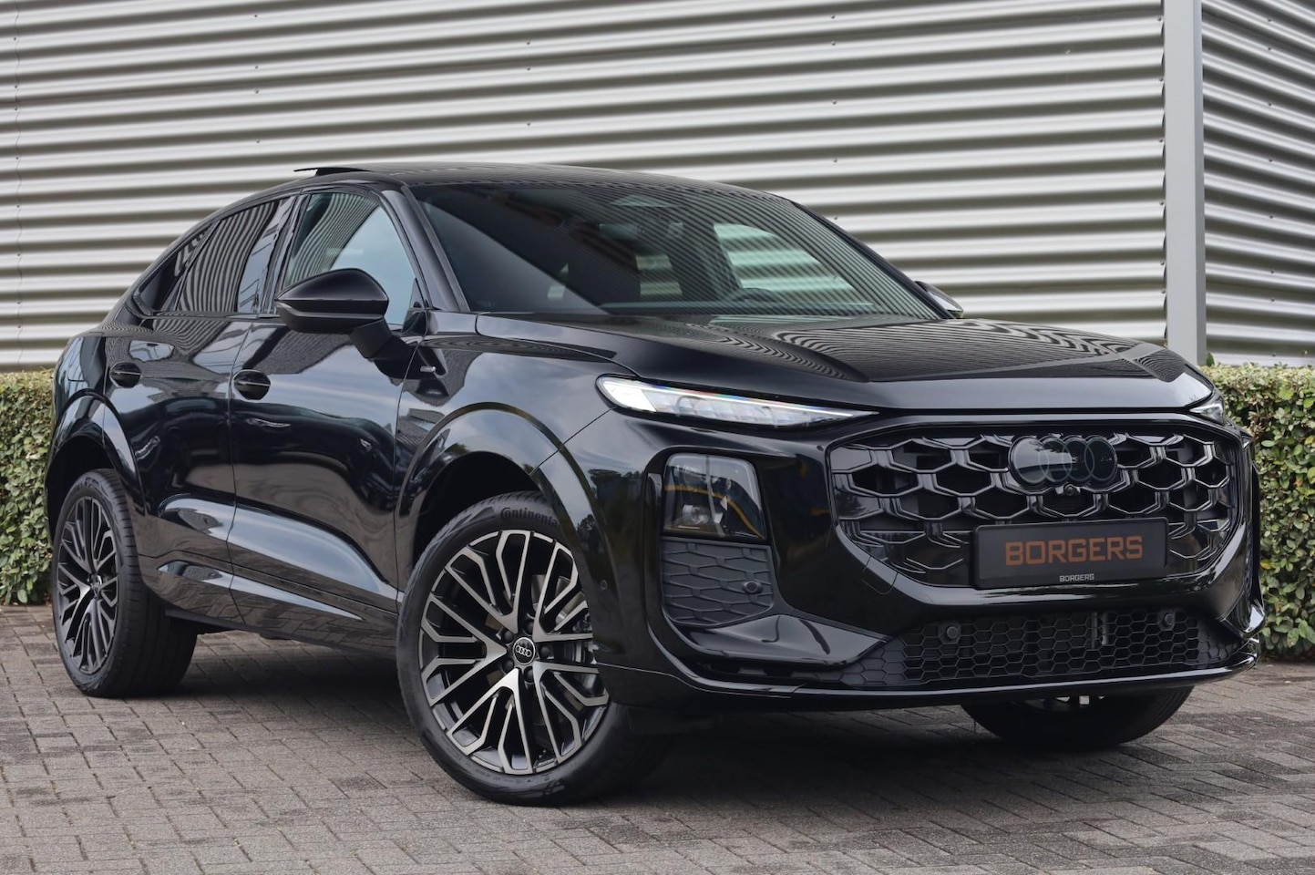 Audi Q3 Sportback - e-hybrid Matrix l Pano l SONOS l Rode stiksel l OL - AutoWereld.nl