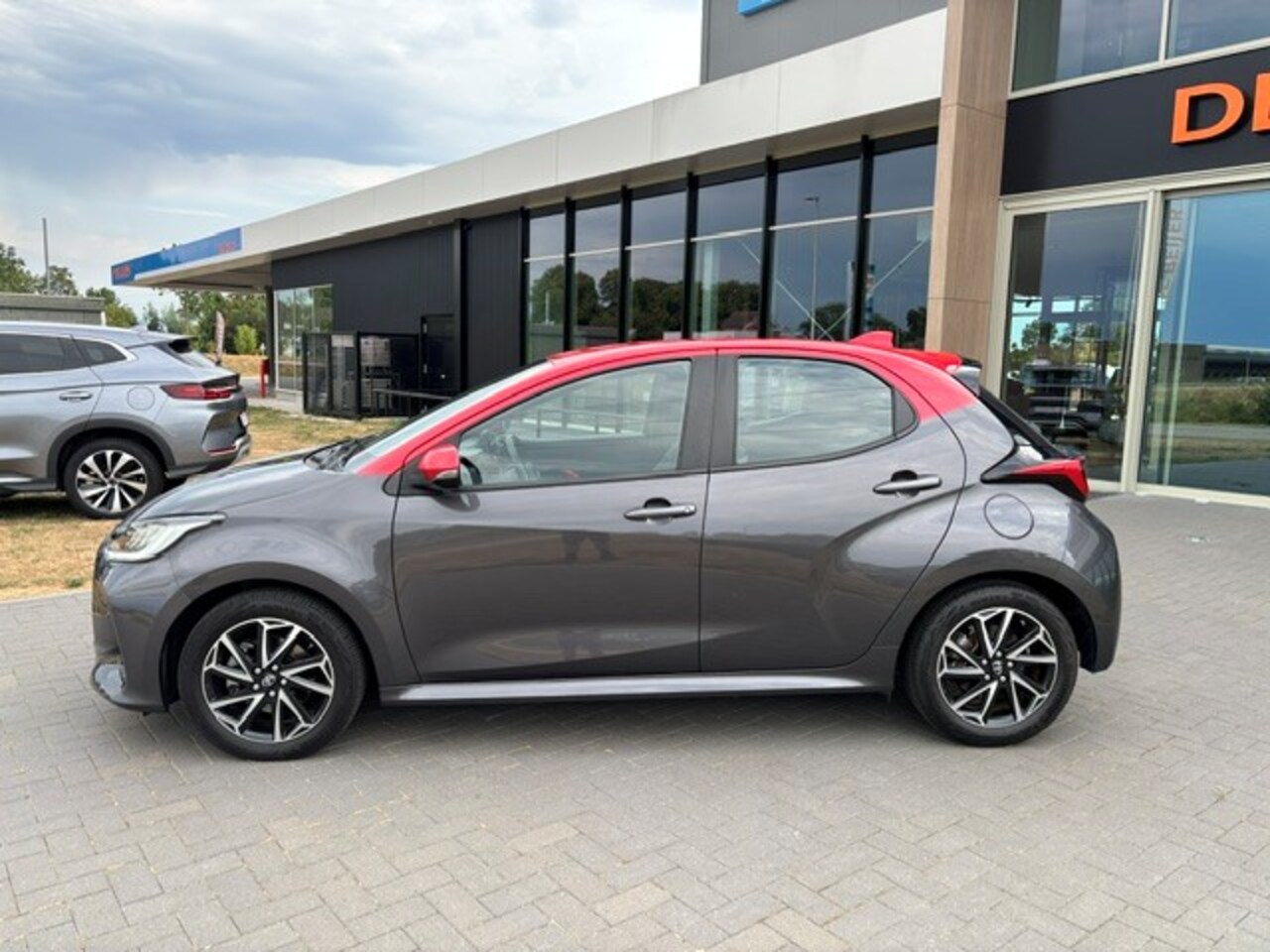 Toyota Yaris - 1.5 Hybrid Tokyo Spirit Carplay I Camera I Cruise - AutoWereld.nl