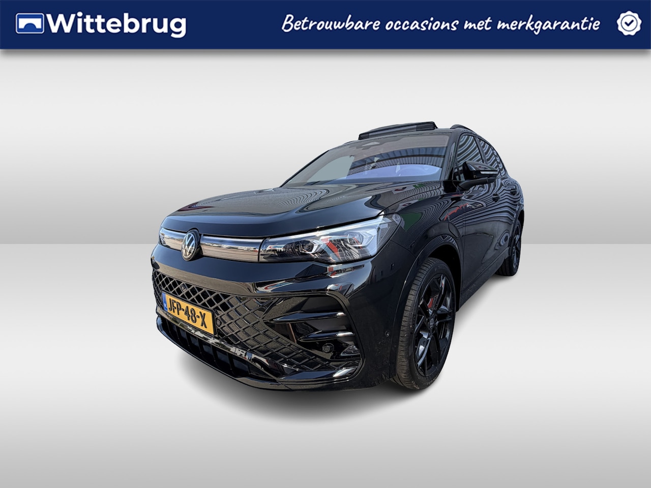 Volkswagen Tiguan - 1.5 eHybrid 272pk R-Line Edition Black Style DSG Automaat R-Line / Trekhaak / 20"LM velgen - AutoWereld.nl