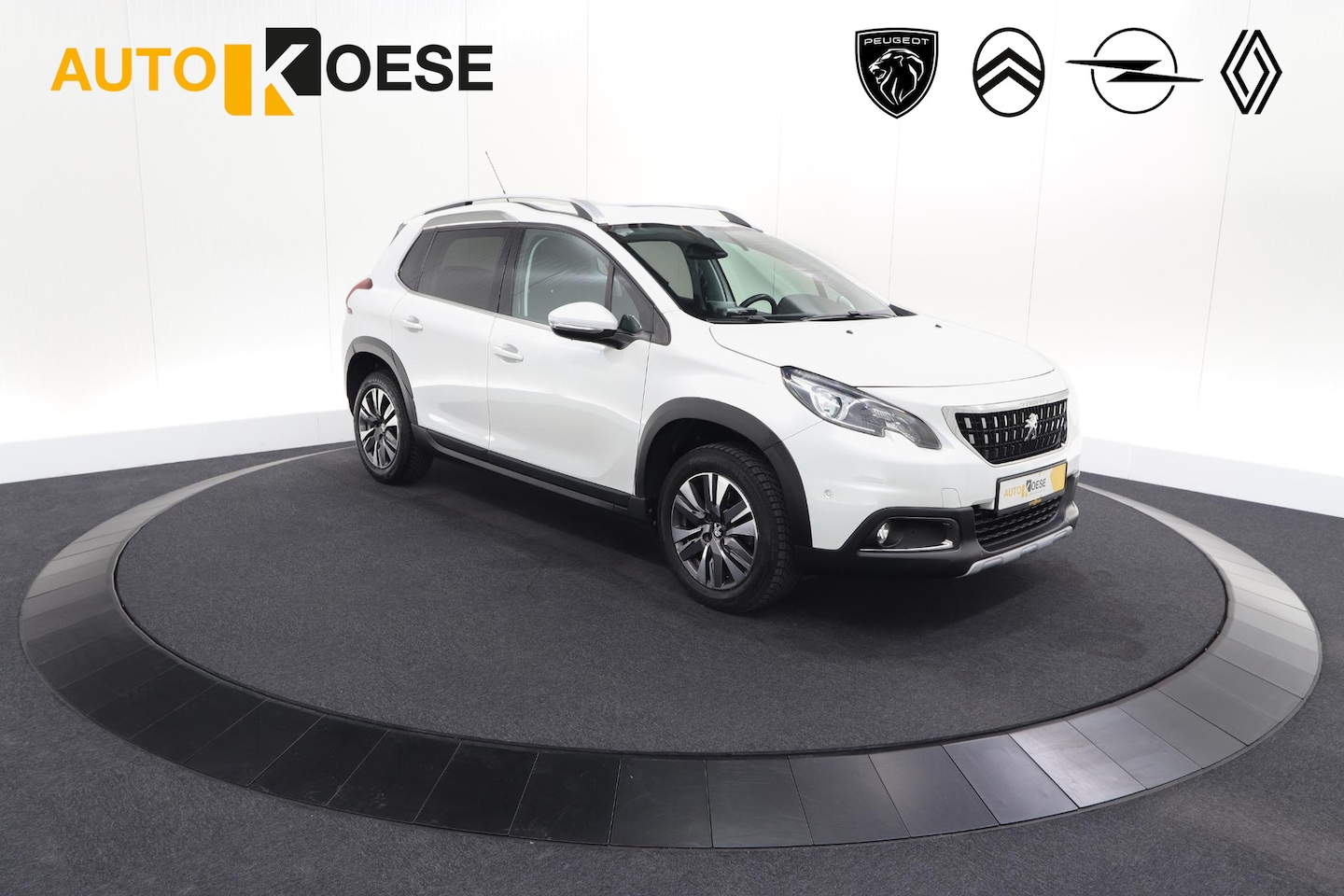 Peugeot 2008 - PureTech 110 EAT6 Allure | Trekhaak | Apple Carplay | Parkeersensoren | Stoelverwarming - AutoWereld.nl
