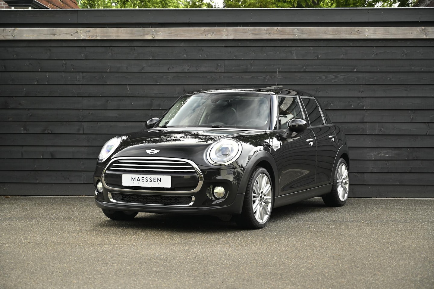 MINI 5-Deurs - 1.5 Cooper Chili Business -Pano - H&K Audio - Sport stoelen - AutoWereld.nl