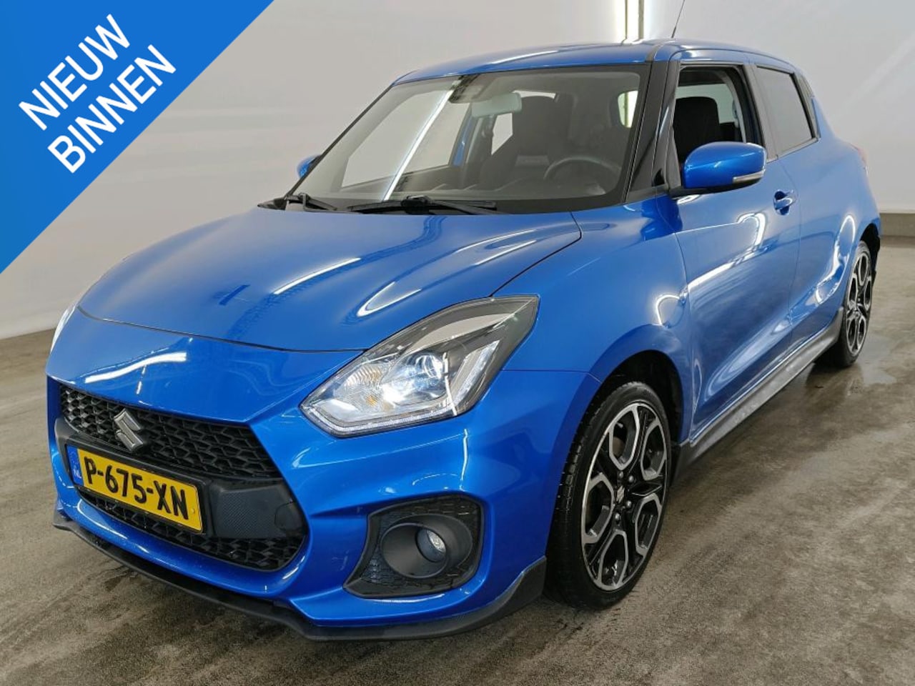 Suzuki Swift - 1.4 SPORT SMART HYBRID I APPLE CARPLAY I P-CAMERA I NAVIGATIE I STOELVERWARMING - AutoWereld.nl