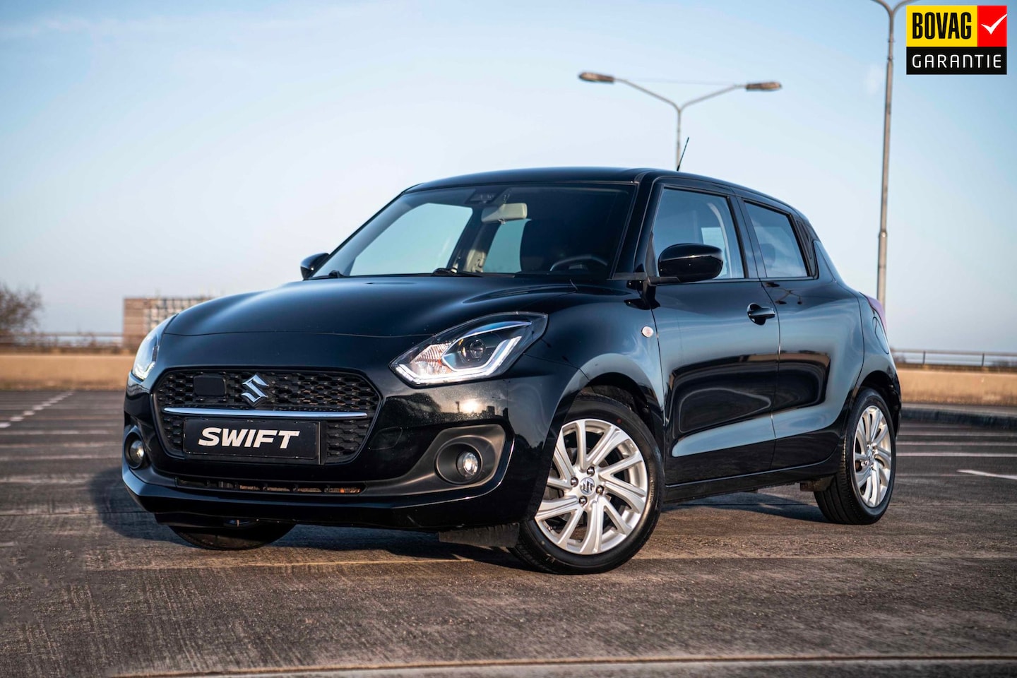 Suzuki Swift - 1.2 Select Smart Hybrid | Automaat | Airco | Adaptieve Cruise Control | Camera | Navigatie - AutoWereld.nl