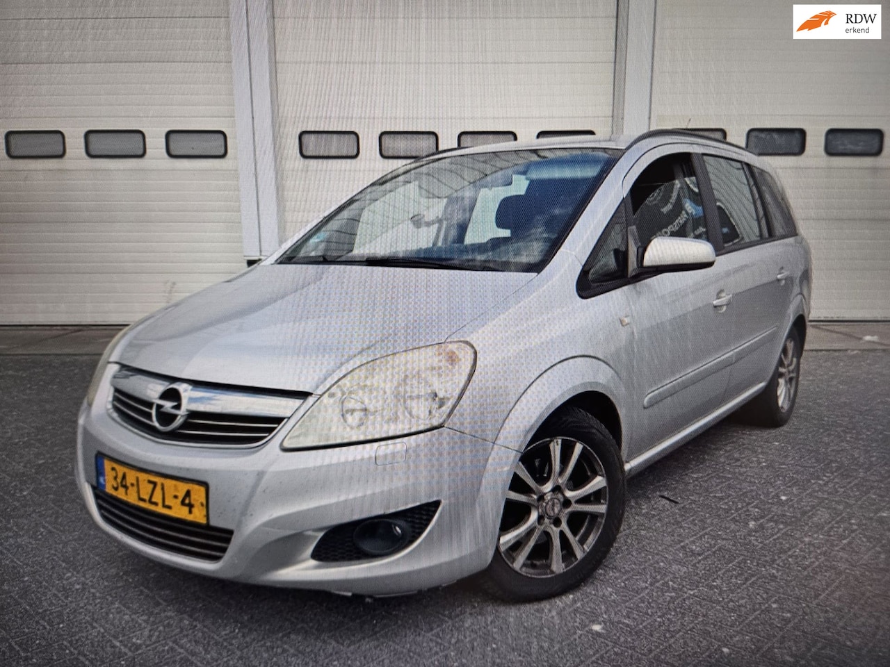 Opel Zafira - 1.8 Business koude airco 7 personen uitvoering elektrische ramen stereo rijd heerlijk fijn - AutoWereld.nl