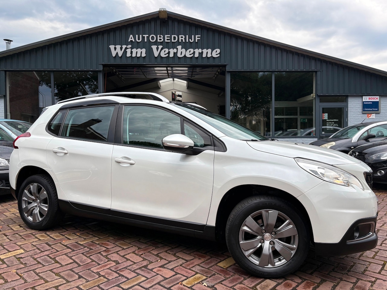 Peugeot 2008 - 1.2 PureTech Blue Lion Automaat - AutoWereld.nl