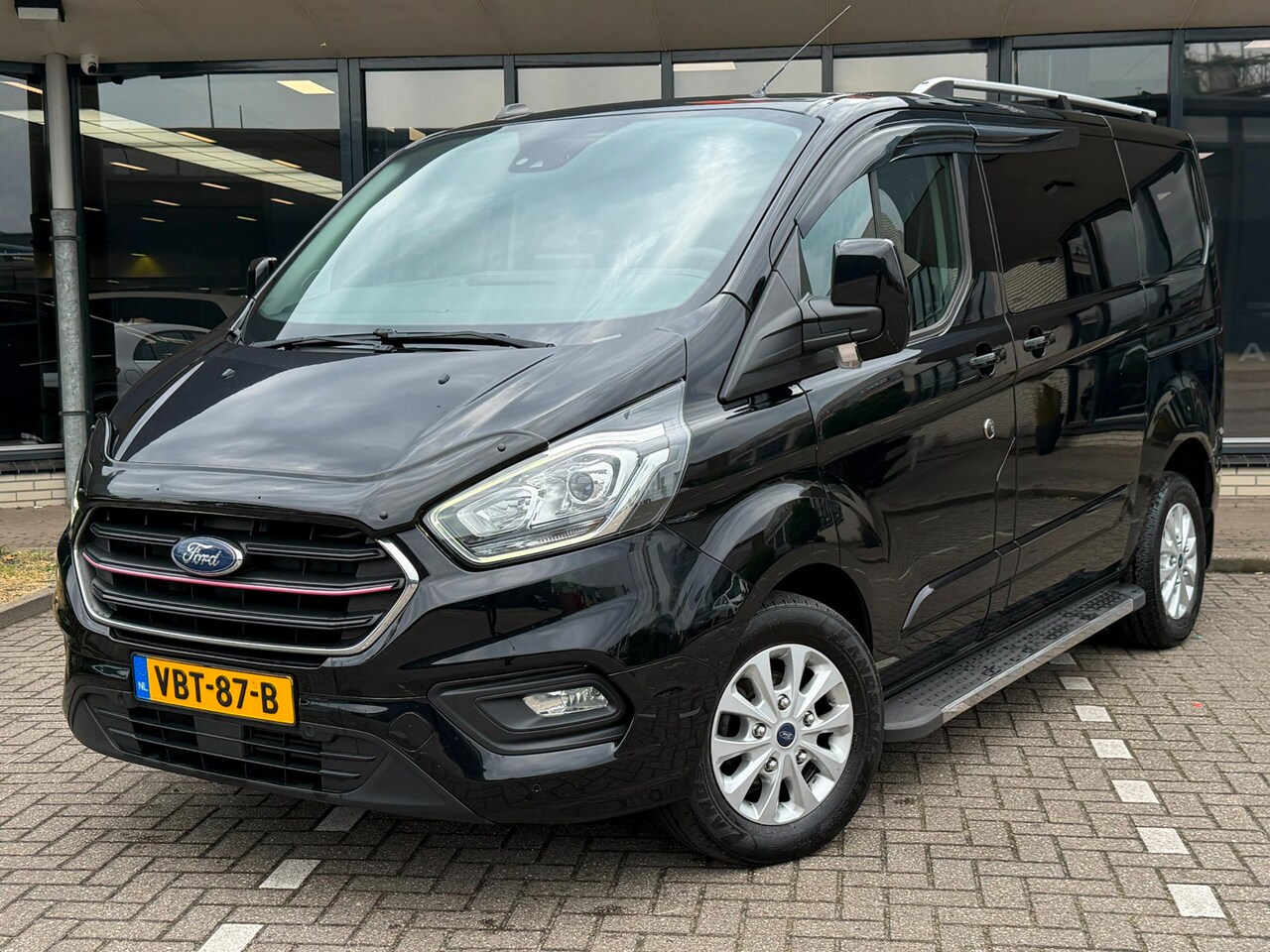 Ford Transit Custom - 300 2.0 TDCI L1H1 Limited DC 300 2.0 TDCI L1H1 Limited DC - AutoWereld.nl
