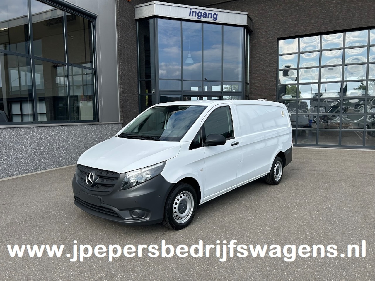 Mercedes-Benz Vito - 114 CDI Lang / Automaat / Camera / Parkeersensoren / Cruise control / Airco / Achterdeuren - AutoWereld.nl