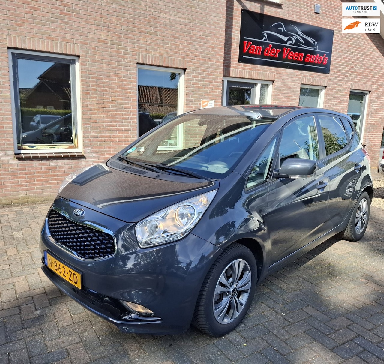 Kia Venga - 1.6 CVVT Edition. Luxe uitvoering, o.a. stoelverw, camera, leder, navigatie, cruise, bluet - AutoWereld.nl