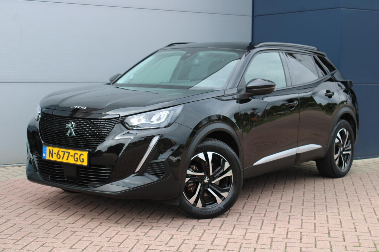 Peugeot e-2008 - EV Allure 50 kWh NAVIGATIE-PARKEERHULP-1e EIGENAAR - AutoWereld.nl