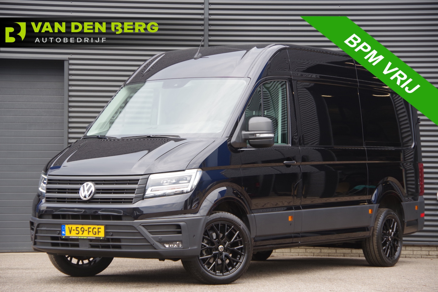 Volkswagen Crafter - 35 2.0 TDI L3H3(L2H2) 3-ZITS, 177PK AUT. LED, TREKHAAK, STOELVERWARMING, ADAPT. CRUISE, CA - AutoWereld.nl