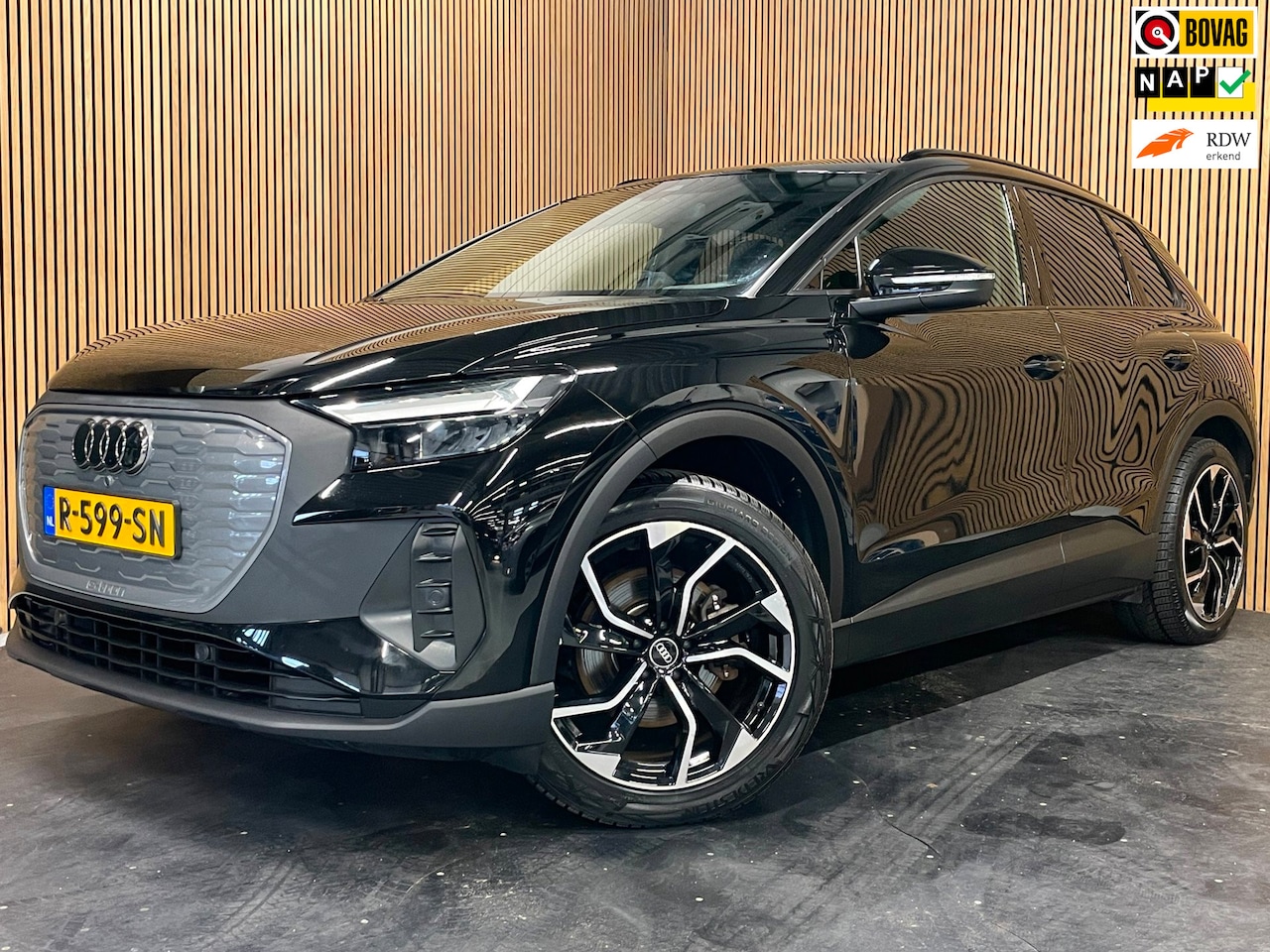 Audi Q4 e-tron - 35|FULL BLACK EDITION|86% SOH|20''LMV|ACC|APPLE CARPLAY|STOELVERWARMING|NAVIGATIE|NL-AUTO| - AutoWereld.nl