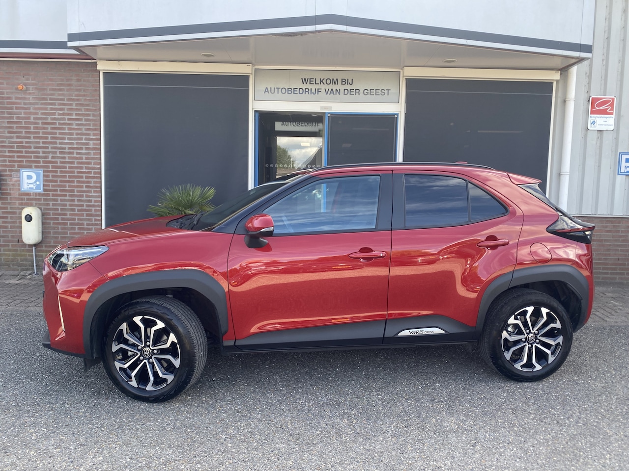 Toyota Yaris Cross - 1.5 Hybrid 115 Dynamic + Comfort Pack - AutoWereld.nl