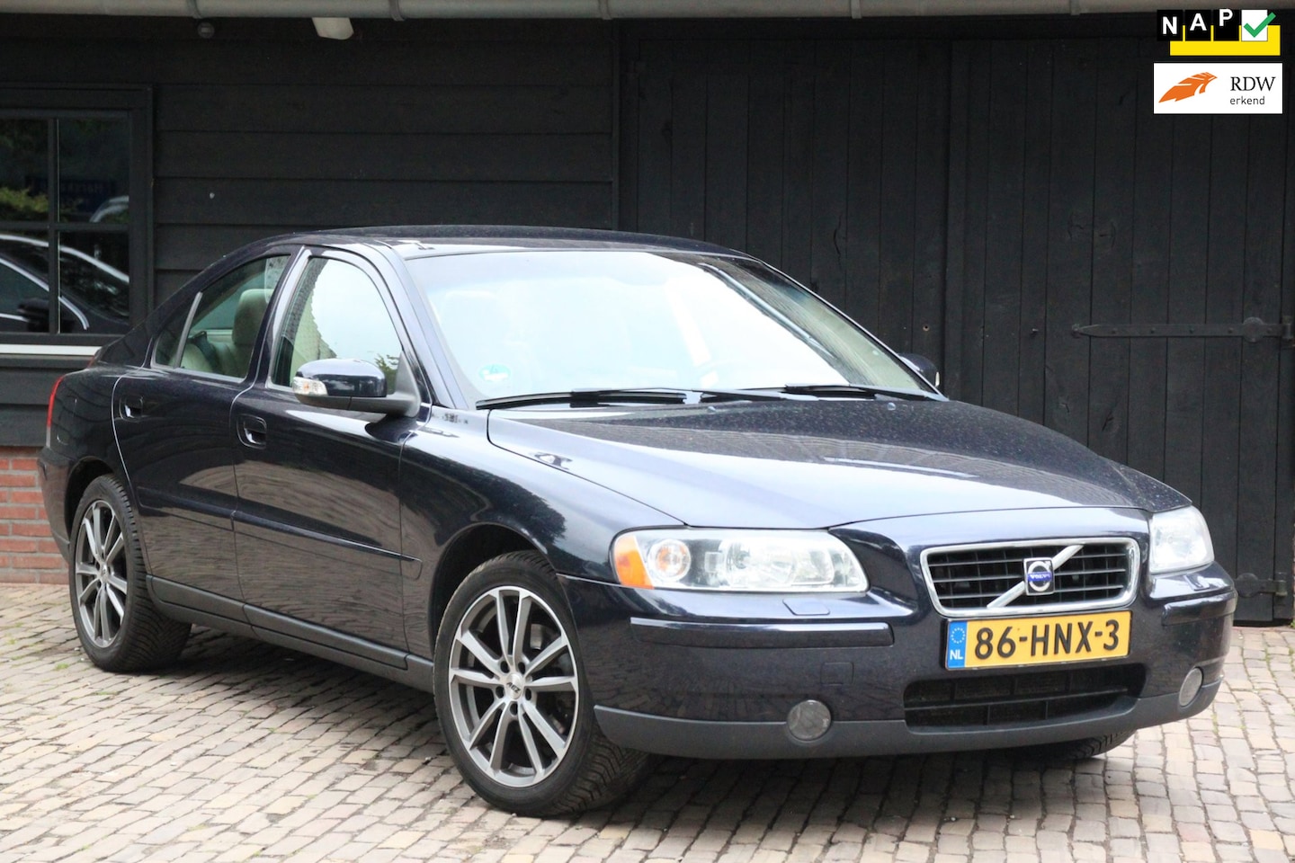Volvo S60 - 2.4 Drivers Edition Xenon/Leer/Parkeersensor/Stoelverwarming - AutoWereld.nl