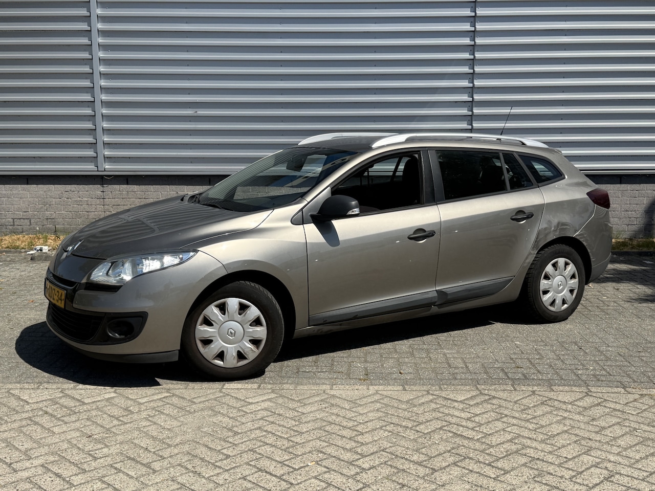 Renault Mégane Estate - 1.2 TCe Authentique 1.2 TCe Authentique (INRUILKOOPJE) - AutoWereld.nl